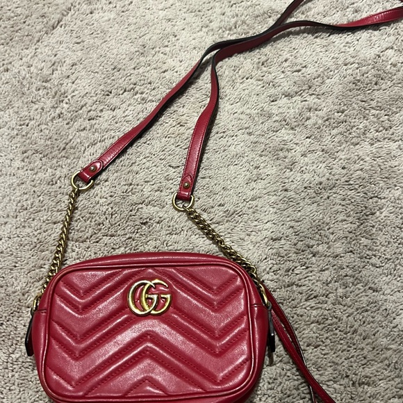 Gucci Red Mini Marmont Crossbody Bag - Picture 3 of 5